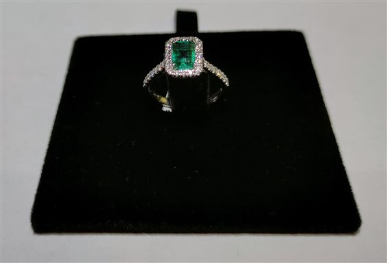 Anello Sangiorgi Preziosi Donna in Oro bianco Smeraldo AVCZFIO - AVCZFIO